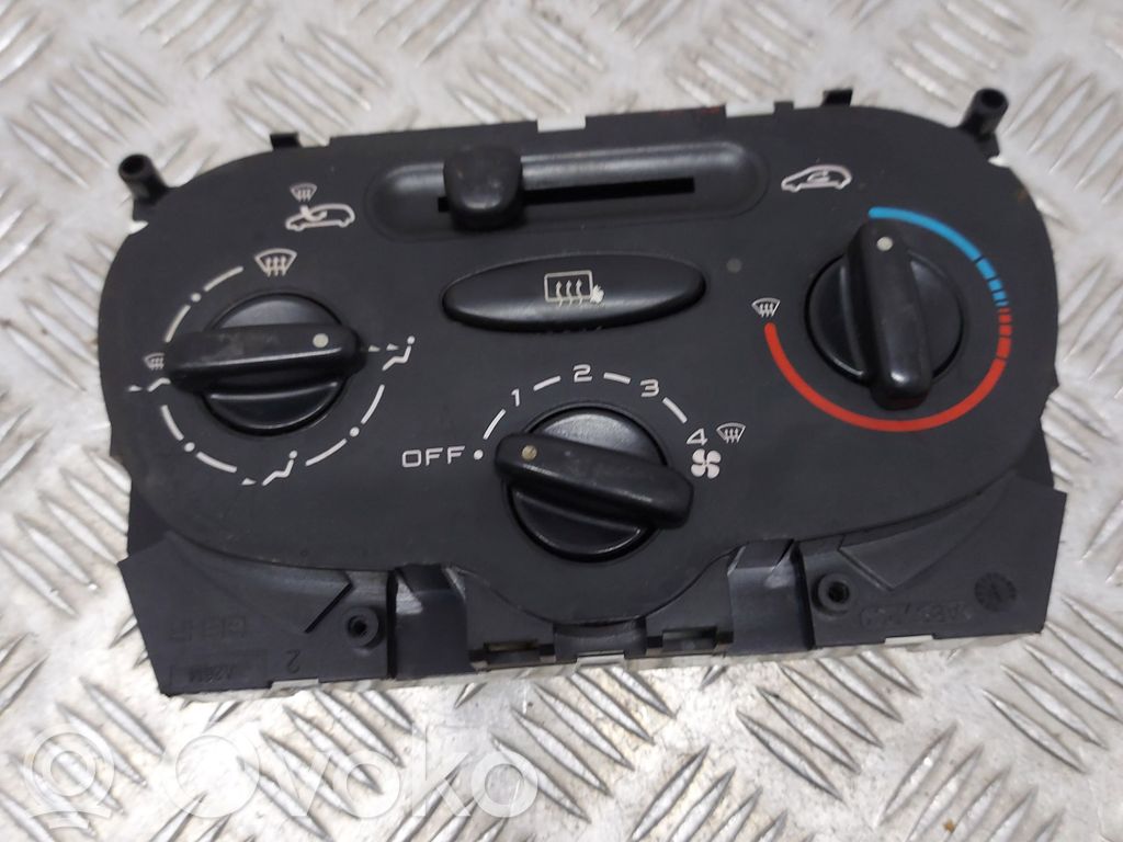 Peugeot 206 Climate control unit 