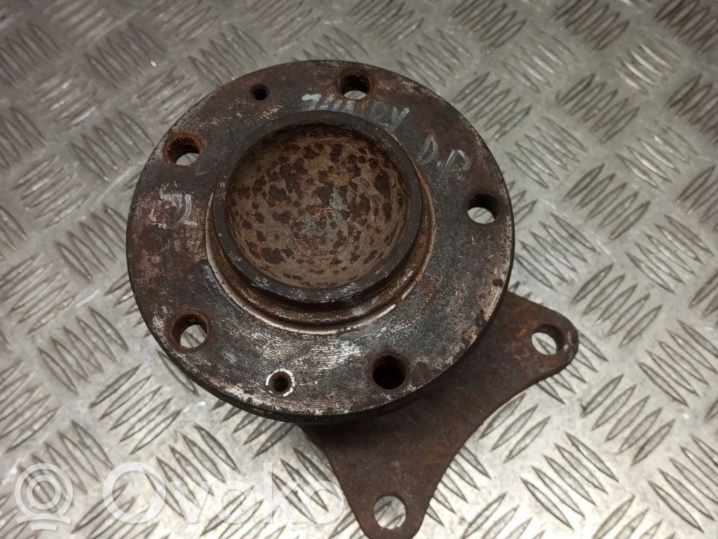 Rear wheel hub