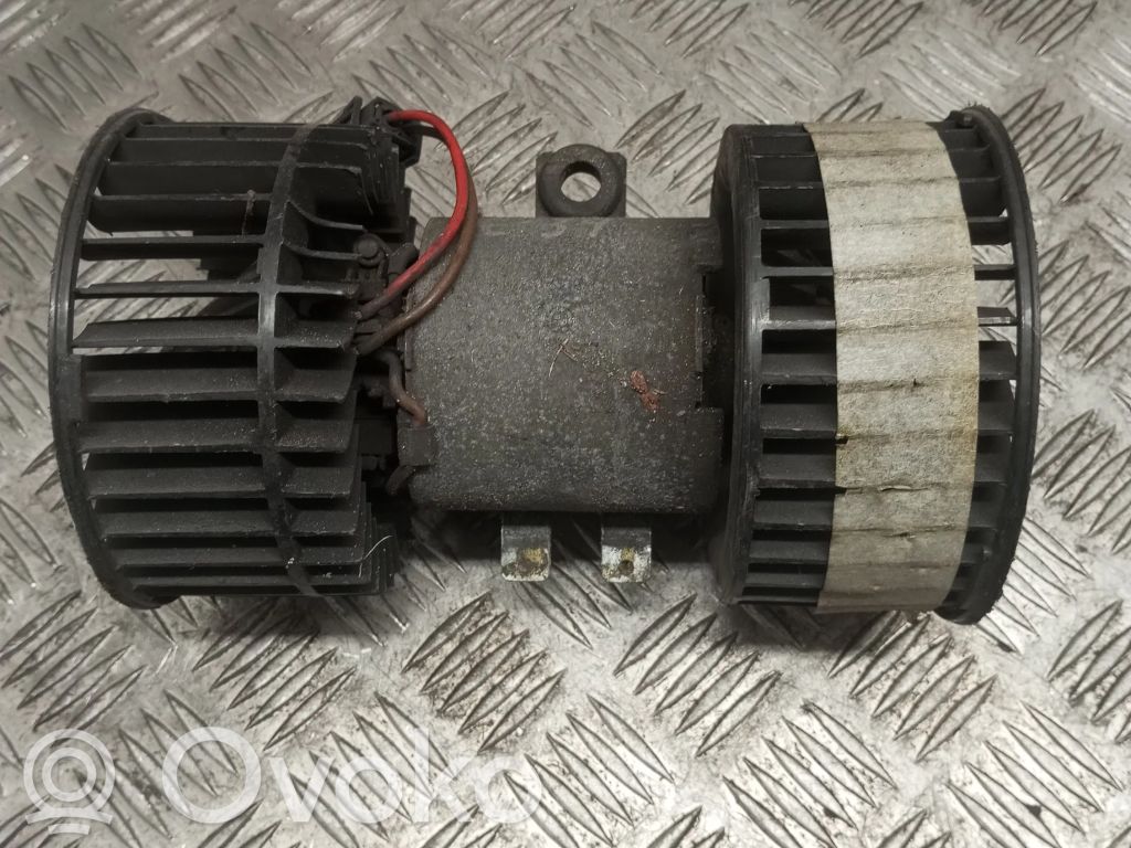 Mazā radiatora ventilators   8391920