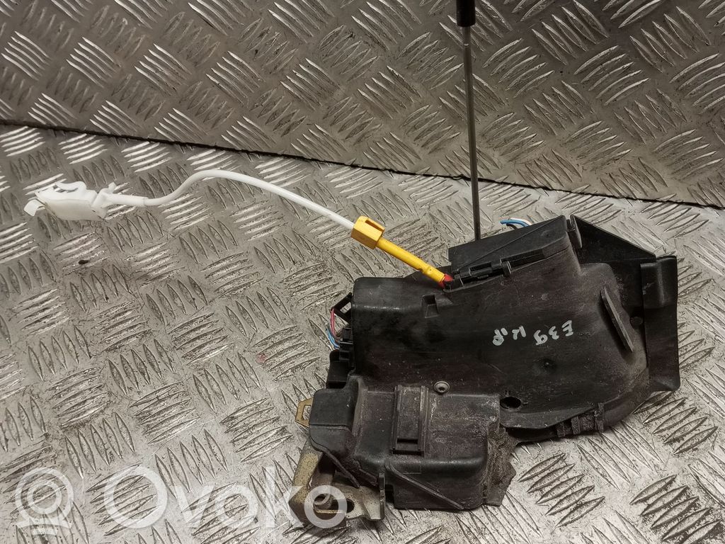 Front door lock   8352165