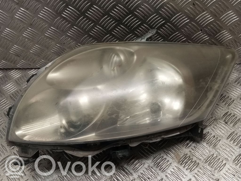 Toyota Auris 150 Lampa przednia 