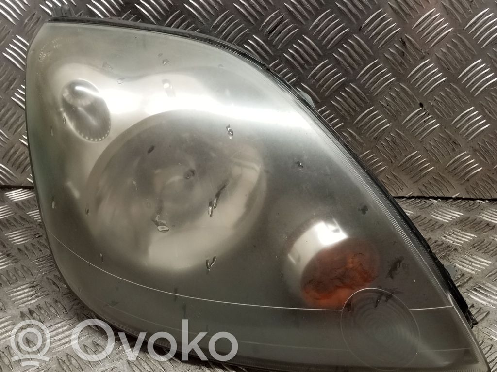 Ford Fiesta Lampa przednia 