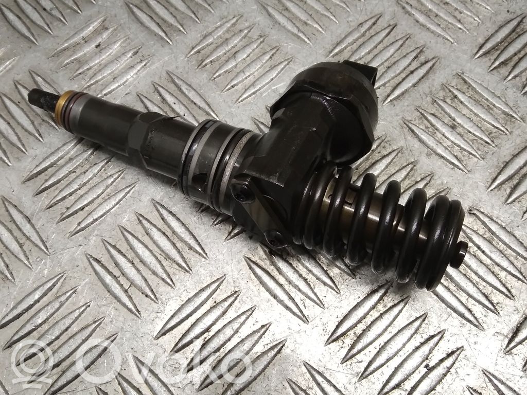 Skoda Octavia Mk2 (1Z) Inyector de combustible 
