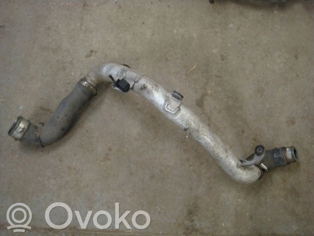 Volkswagen PASSAT B6 Wąż / Rura intercoolera 