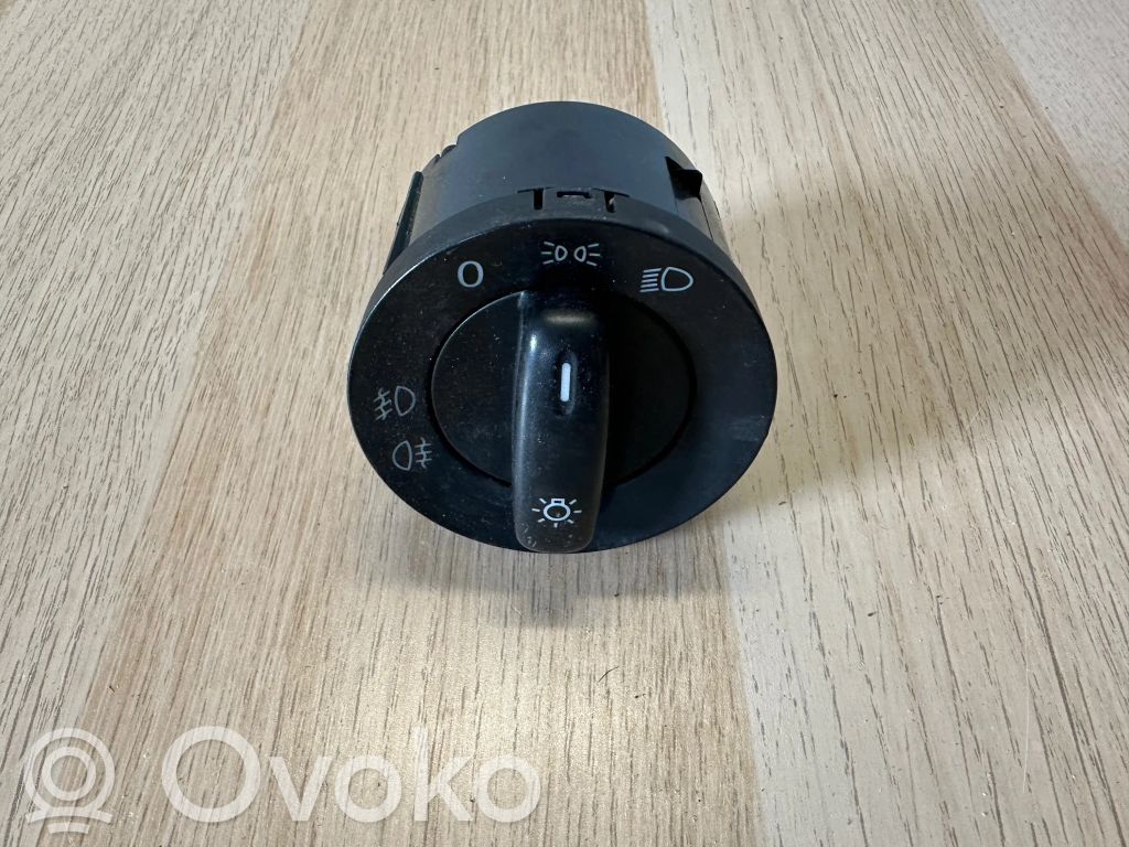 Volkswagen Polo V 6R Light switch 