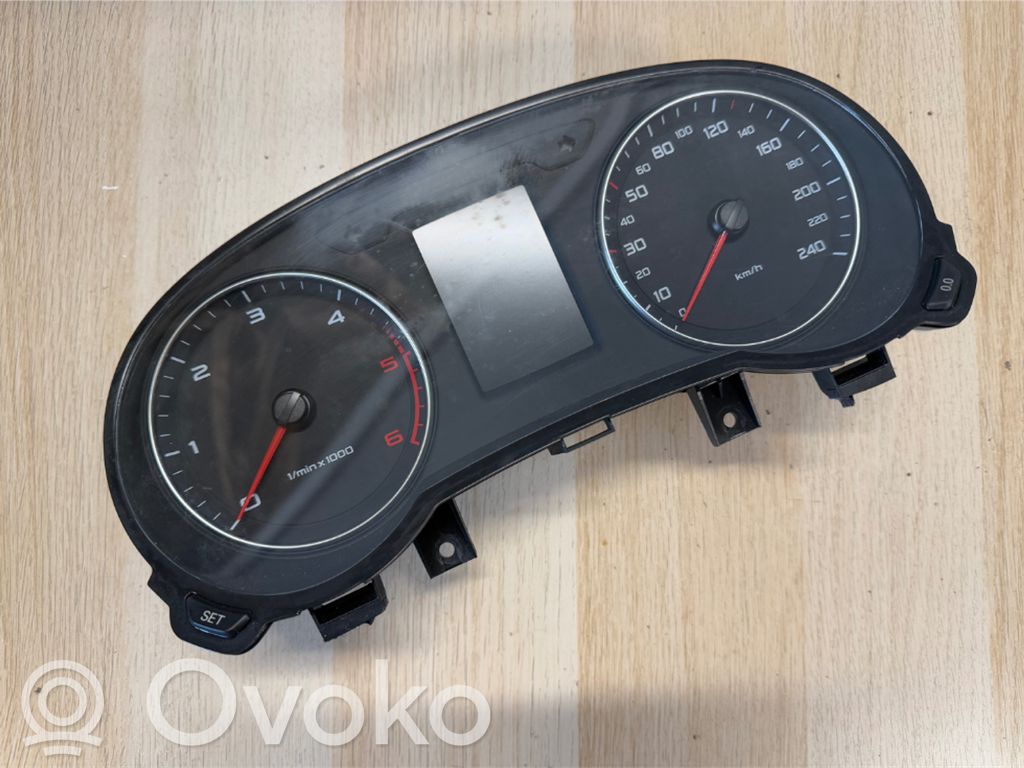 Audi A1 Speedometer (instrument cluster) 