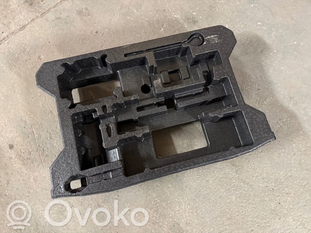 Suzuki Vitara (LY) Set di attrezzi 