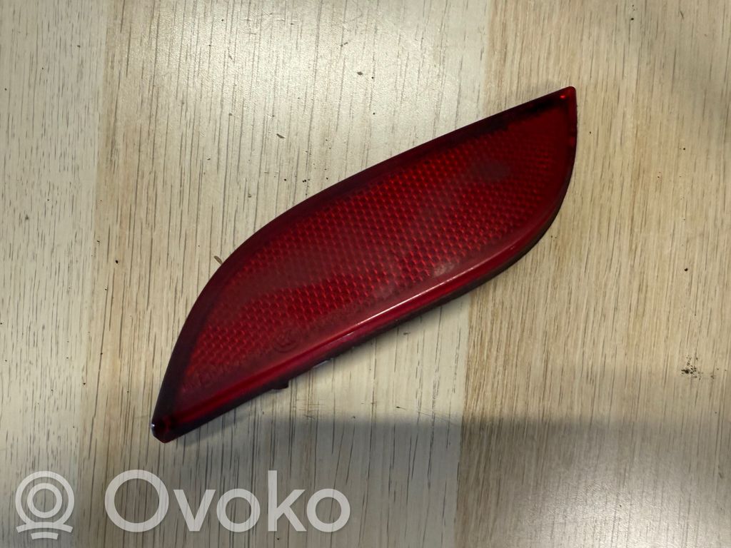 Audi A1 Aizmugurē atstarotājs 