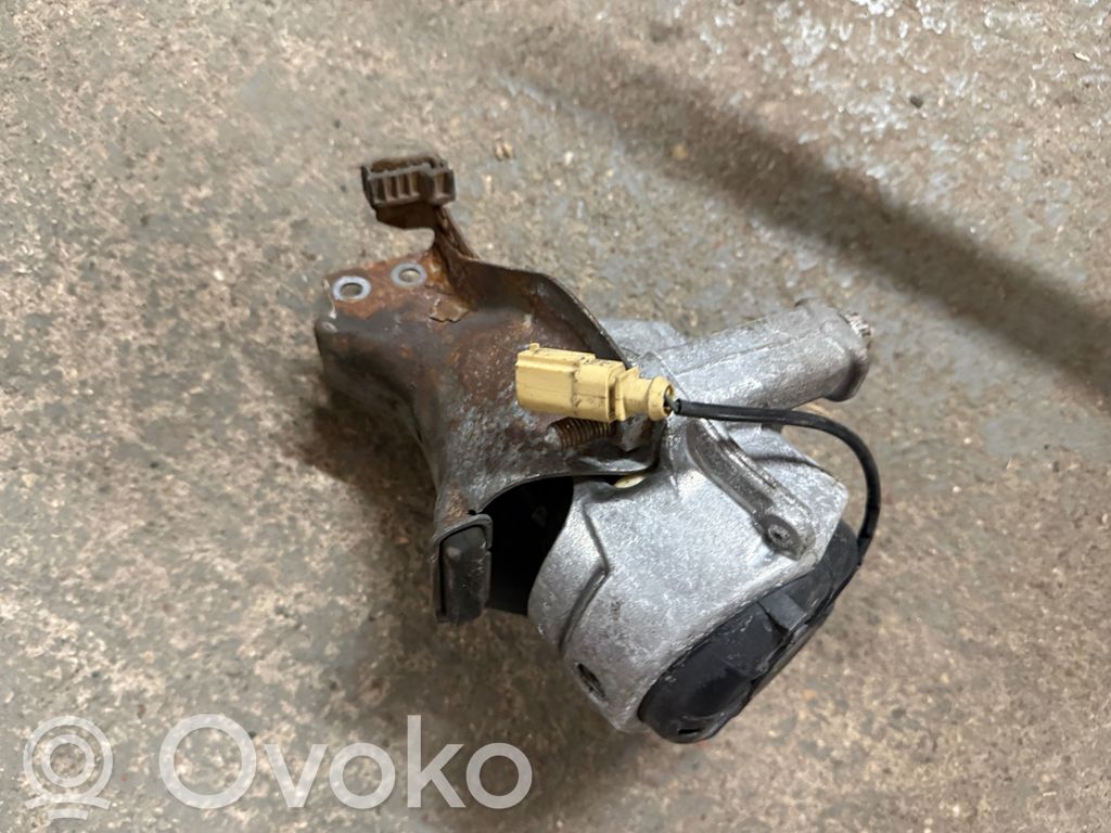 Audi A5 8T 8F Engine mounting bracket 
