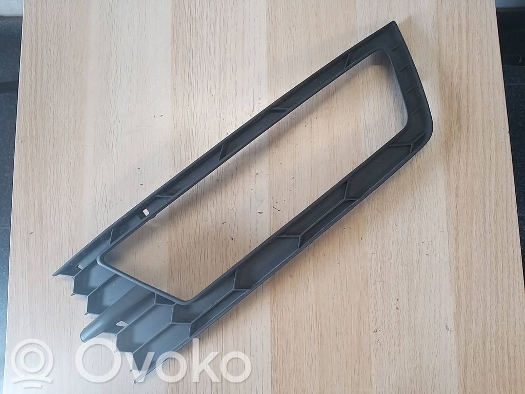Skoda Rapid (NH) Etusumuvalon ritilä 