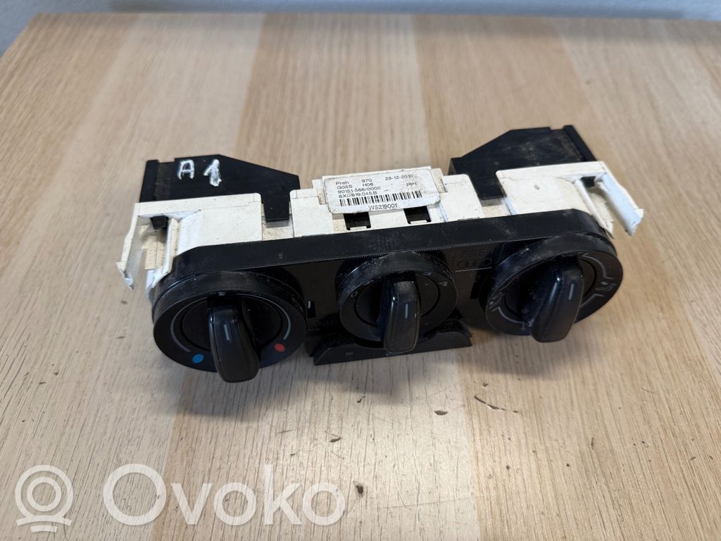 Audi A1 Oro kondicionieriaus/ klimato/ pečiuko valdymo blokas (salone) 