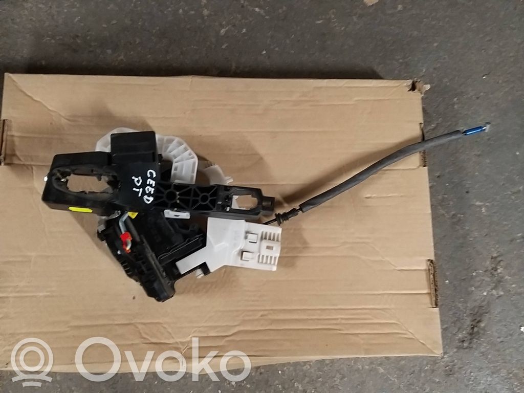 KIA Ceed Takaoven lukko 
