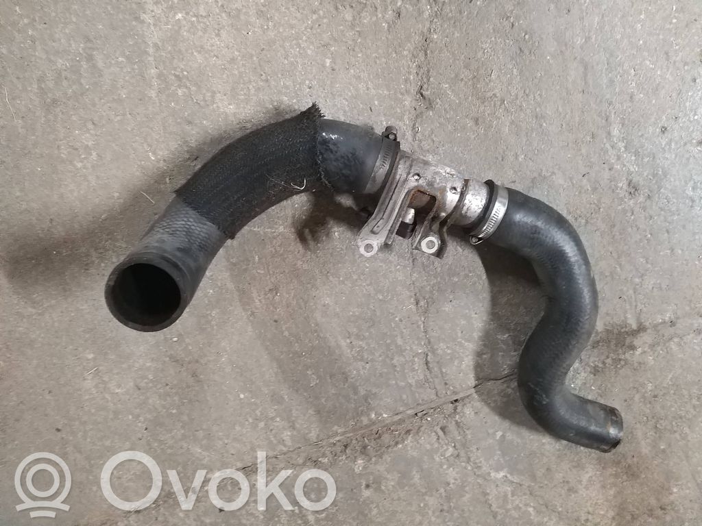 Suzuki Swift III Coolant pipe/hose 