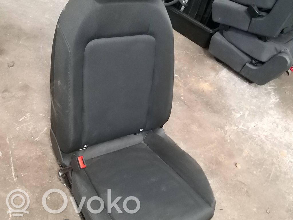 Audi A1 Priekinė vairuotojo sėdynė 