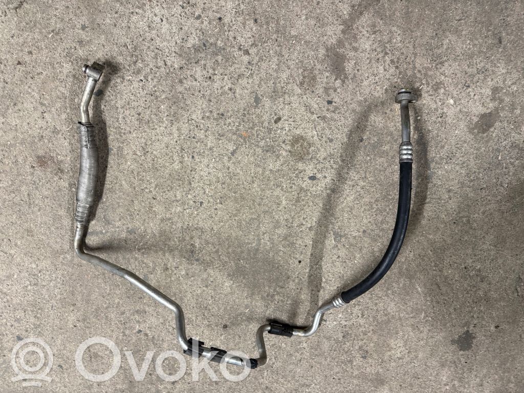 Volkswagen Touran II Ilmastointilaitteen putki (A/C) 