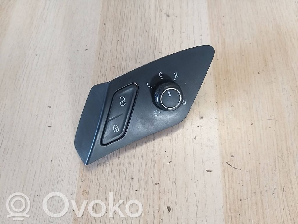 Volkswagen Golf VII Wing mirror switch 