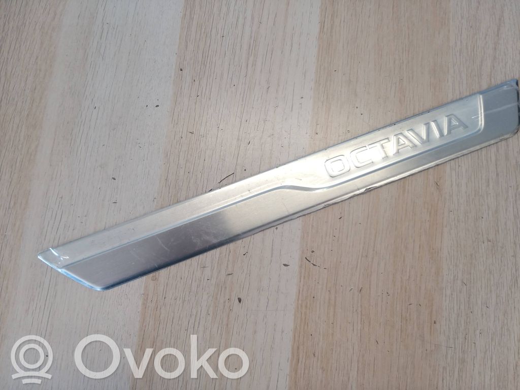 Skoda Octavia Mk4 Listón delantero (repuesto de carrocería) 
