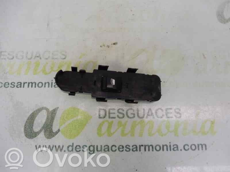 Peugeot Expert Electric window control switch 