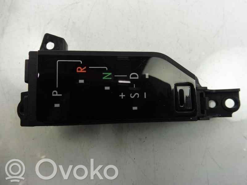 Interruptor de control multifunción   76J742