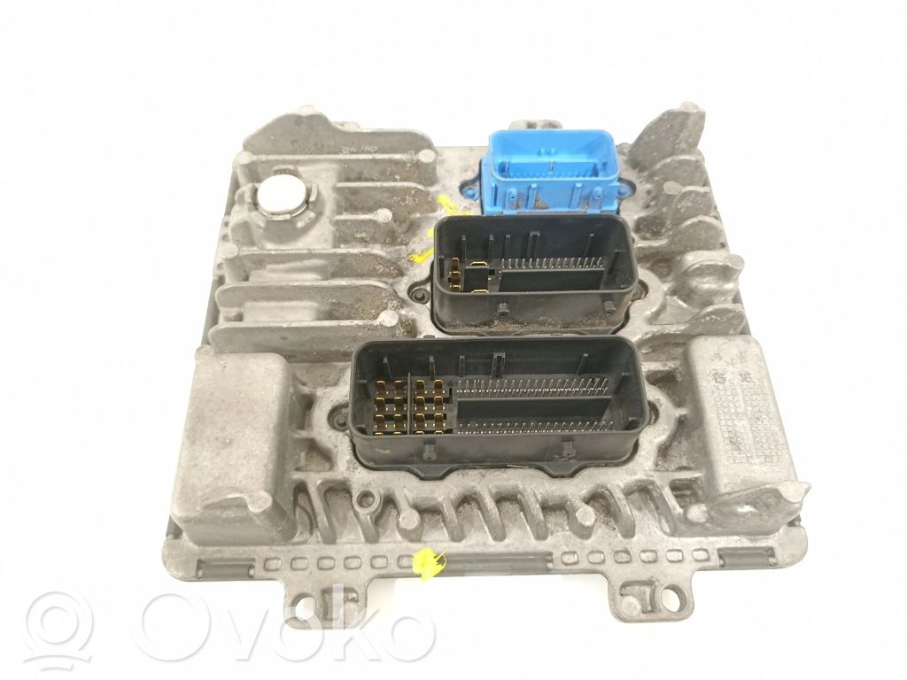 Opel Corsa E Variklio valdymo blokas 