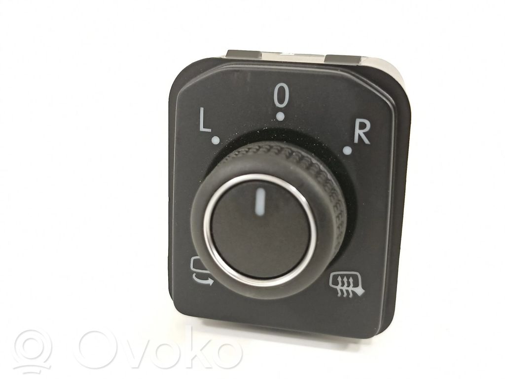 Audi A1 Wing mirror switch 