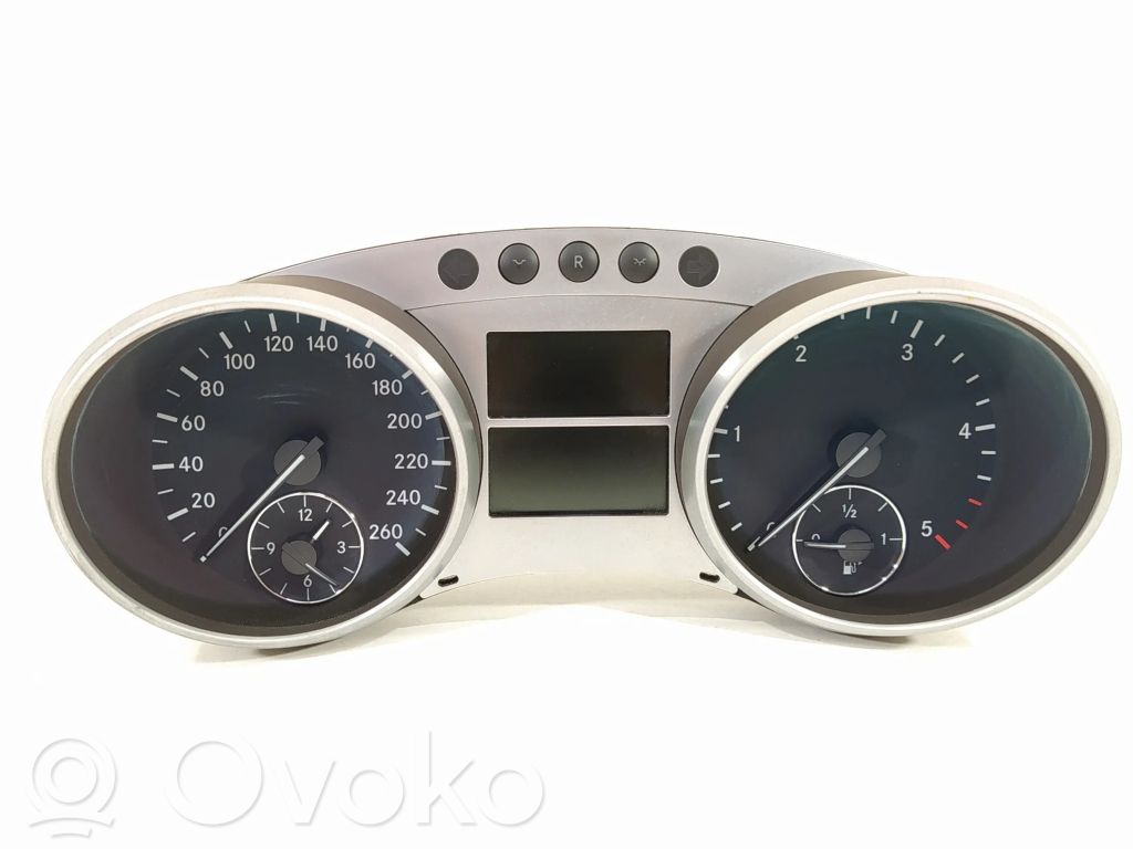 Mercedes-Benz R W251 Licznik / Prędkościomierz 