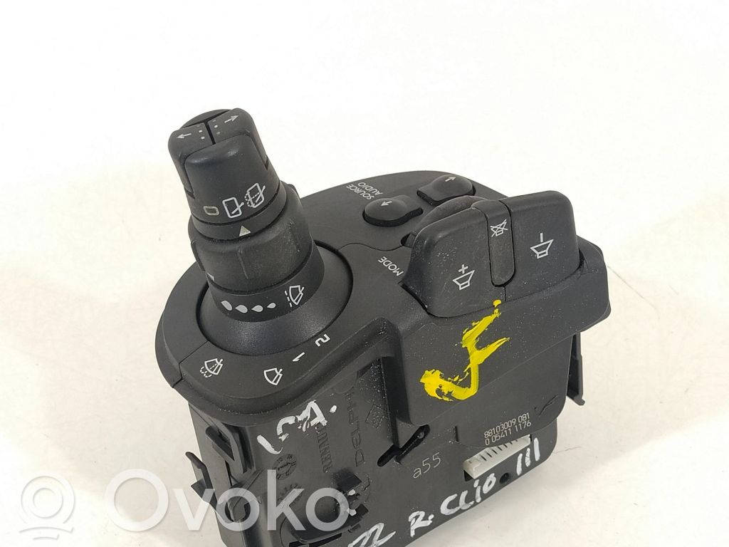 Renault Clio III Wiper control stalk 