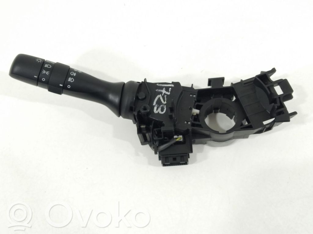 Toyota Yaris Interruptor de control del panel de luces 