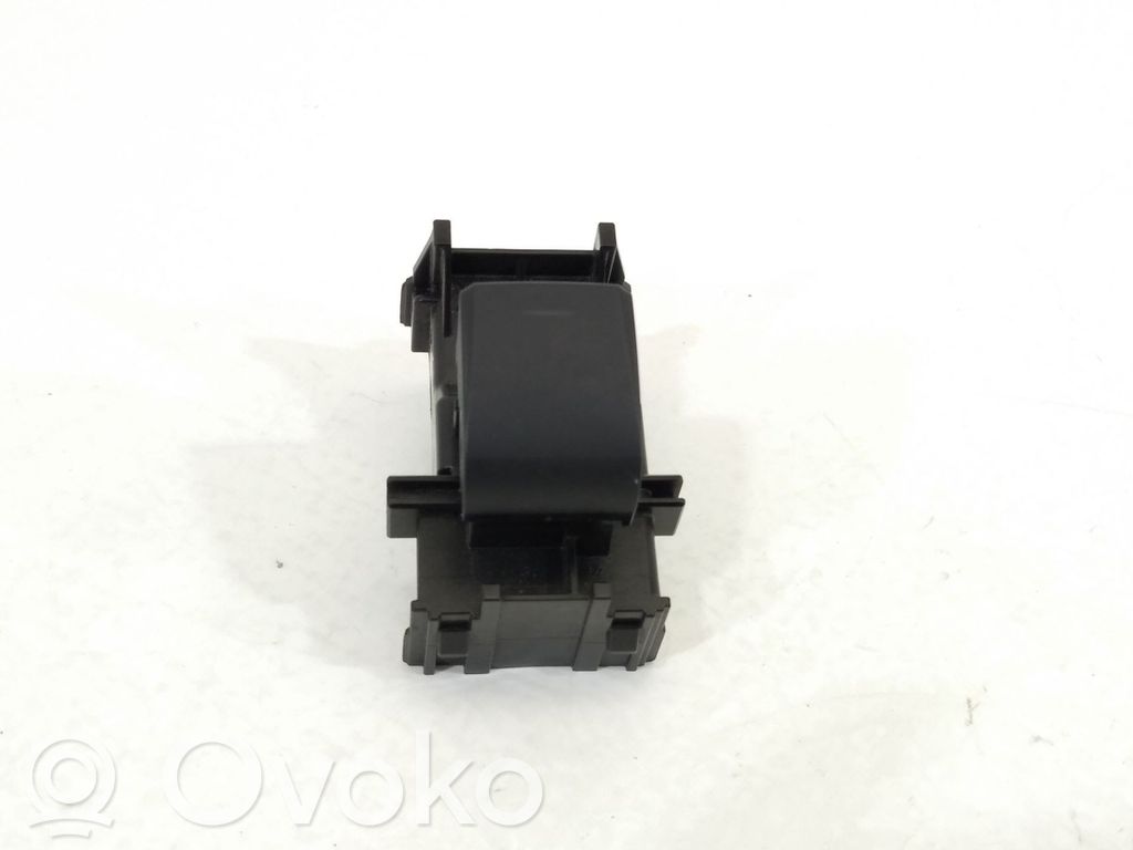 Electric window control switch   1540R48,193124
