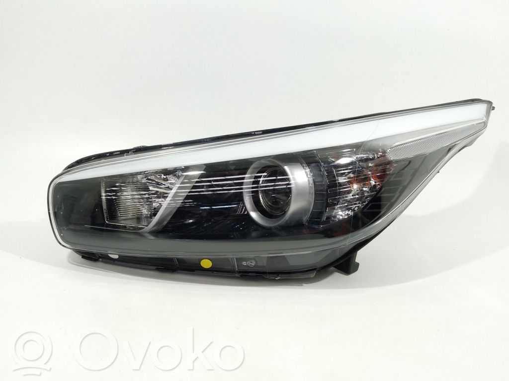 KIA Ceed Headlight/headlamp 