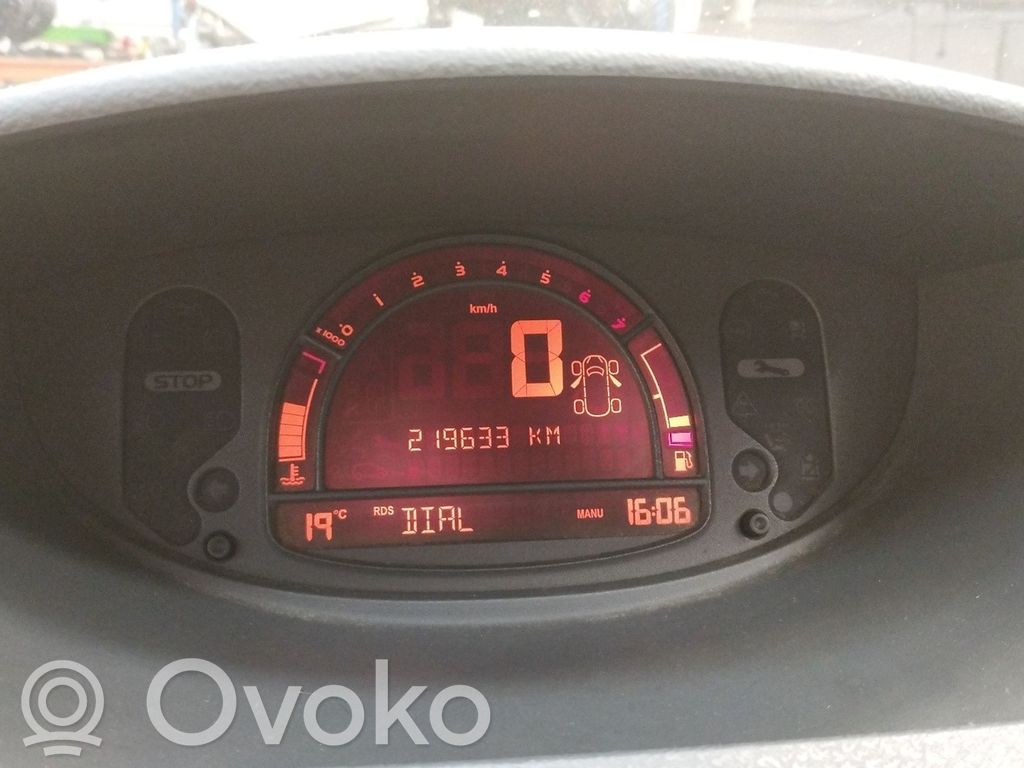 Renault Modus Speedometer (instrument cluster) 