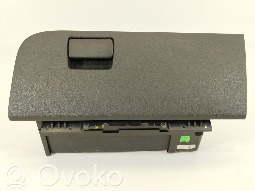 Opel Ampera Glove box 