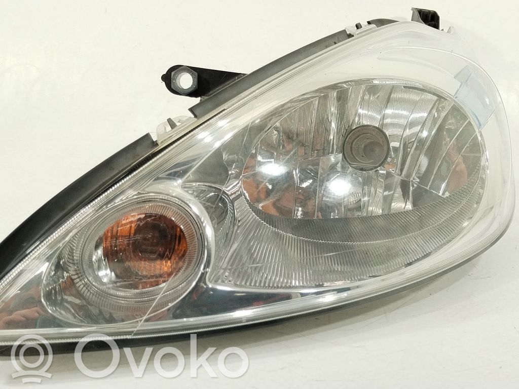 Phare frontale   1563832,45950748