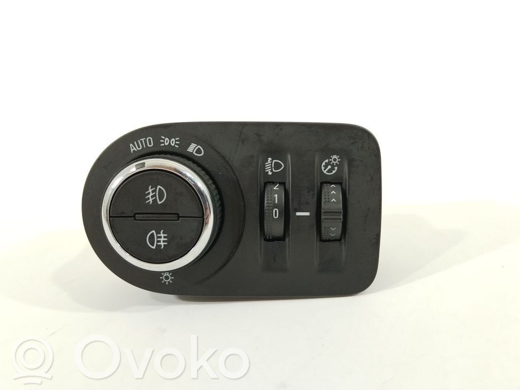 Panel lighting control switch   39050757,17016474