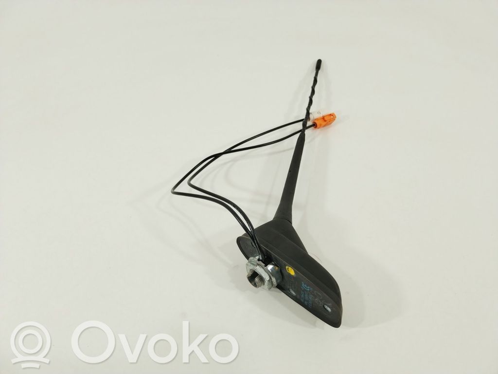 Opel Corsa F Radion antenni 