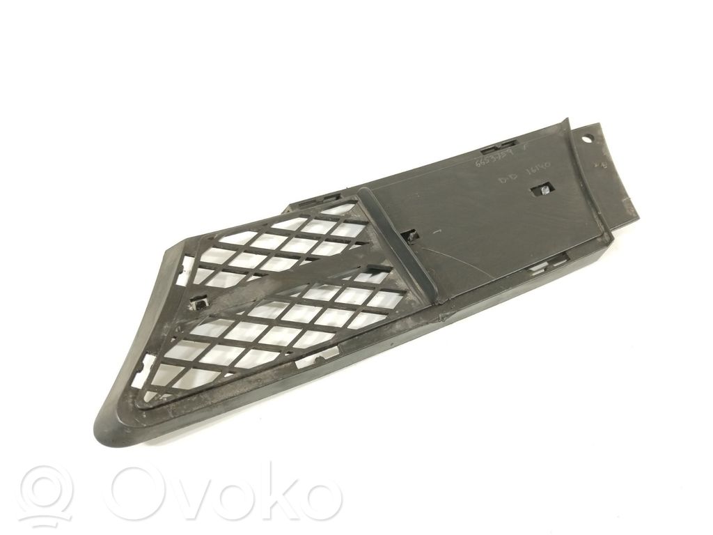 Grille d'aile   51117134082
