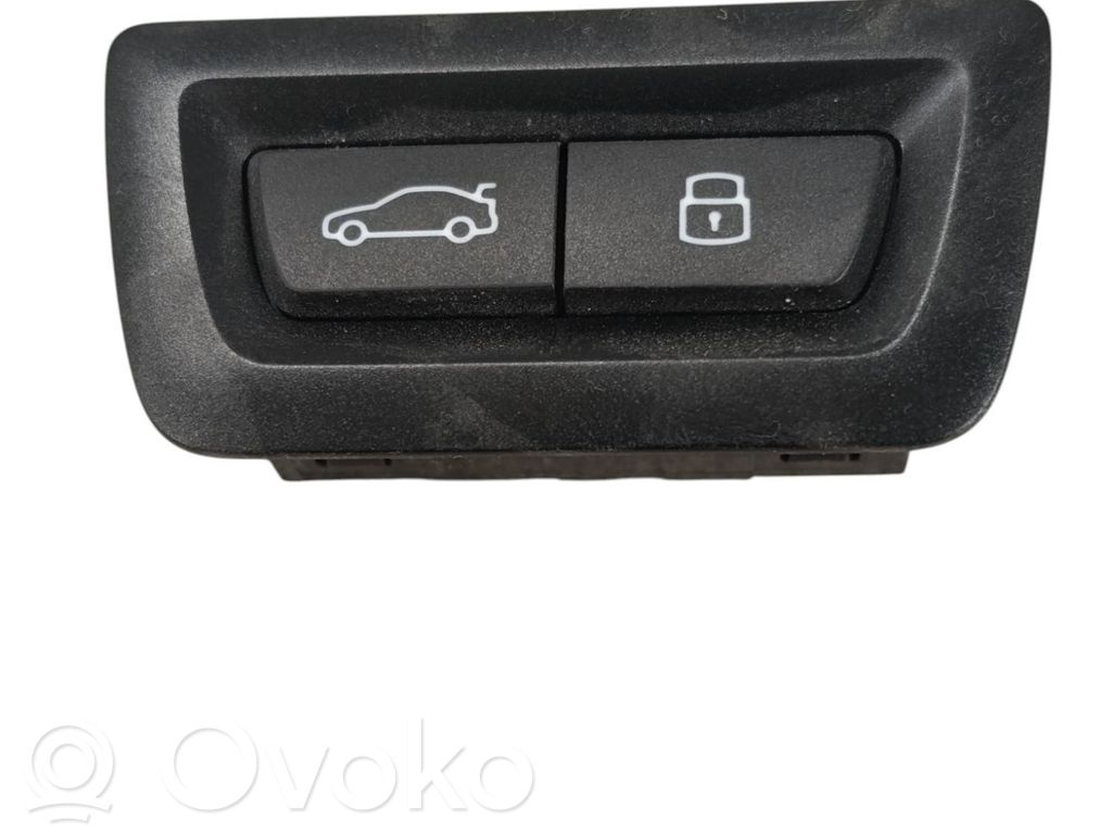 Tailgate/boot open switch button   5A64C25