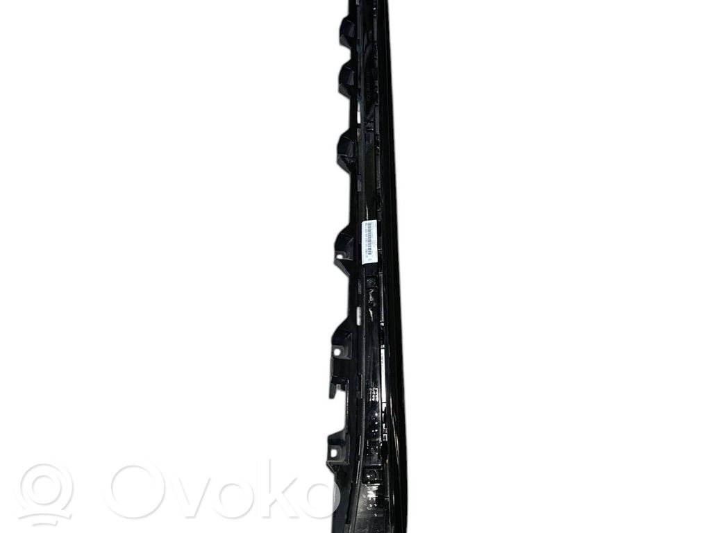 BMW i4 Apdaila sparno (moldingas) 