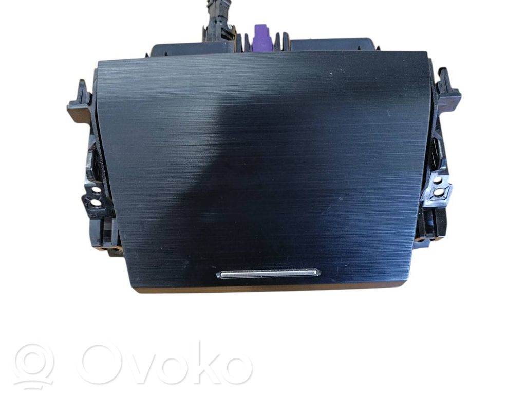 Glove box   66120AL00A