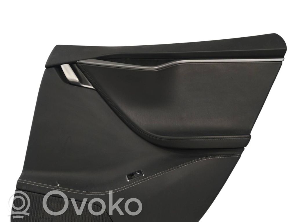 Tesla Model S Takaoven verhoilu 
