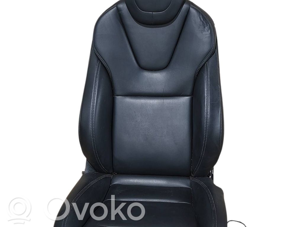 Tesla Model S Priekinė keleivio sėdynė 