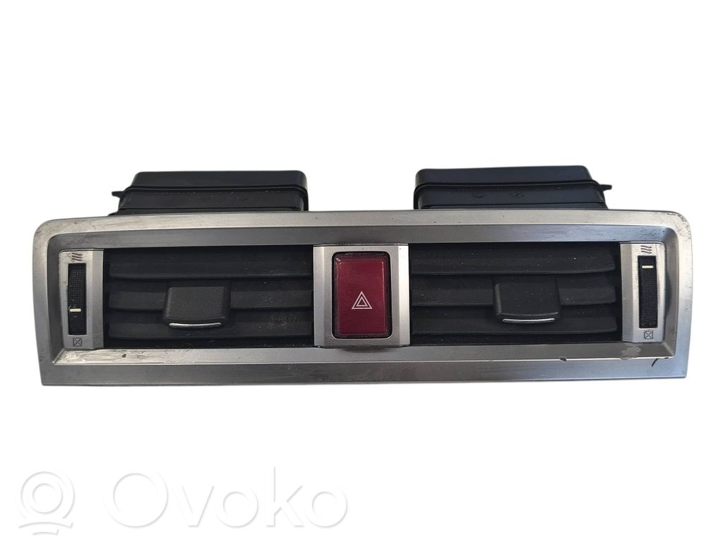 Subaru Outback (BS) Centrinės oro grotelės 