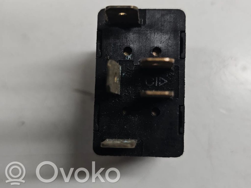 Audi A4 S4 B5 8D Electric window control switch 