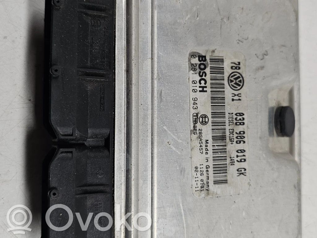 Volkswagen PASSAT B5.5 Engine control unit/module 