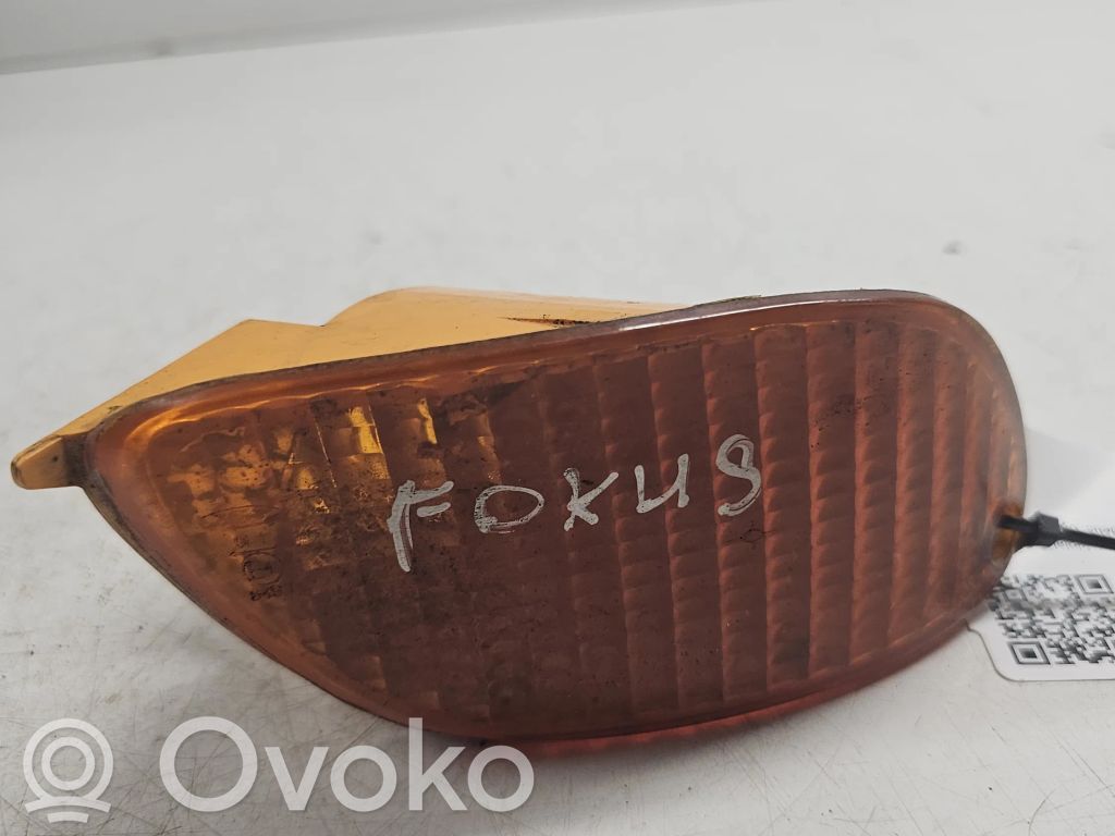 Ford Focus Front indicator light 