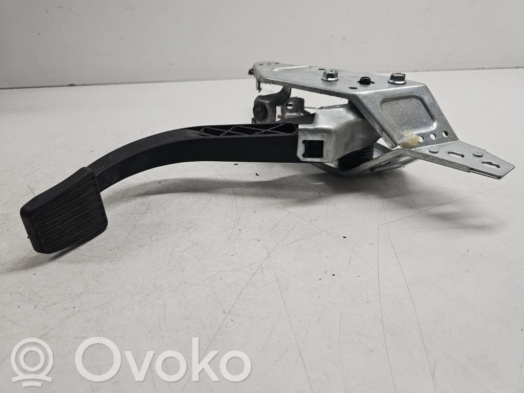 Opel Astra H Kupplungspedal 