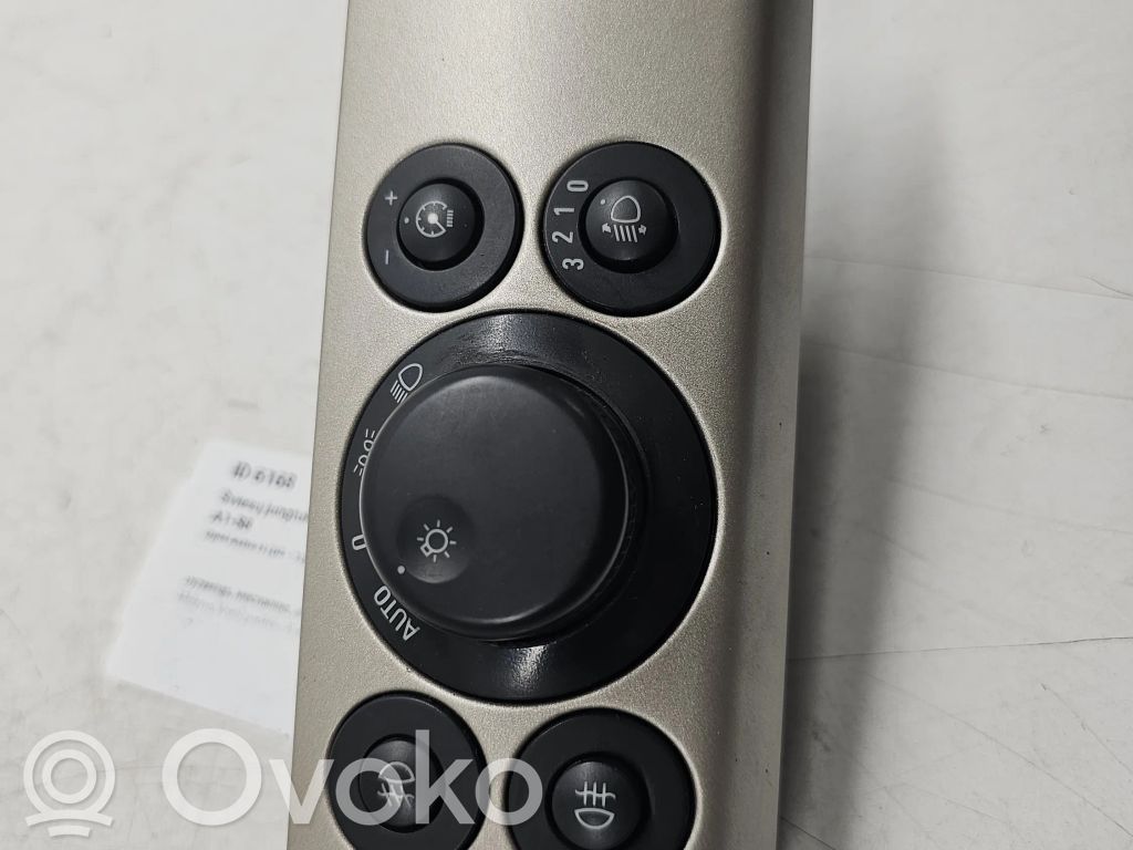 Opel Astra H Light switch 