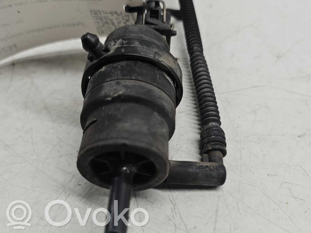 Opel Astra H Windscreen/windshield washer pump 