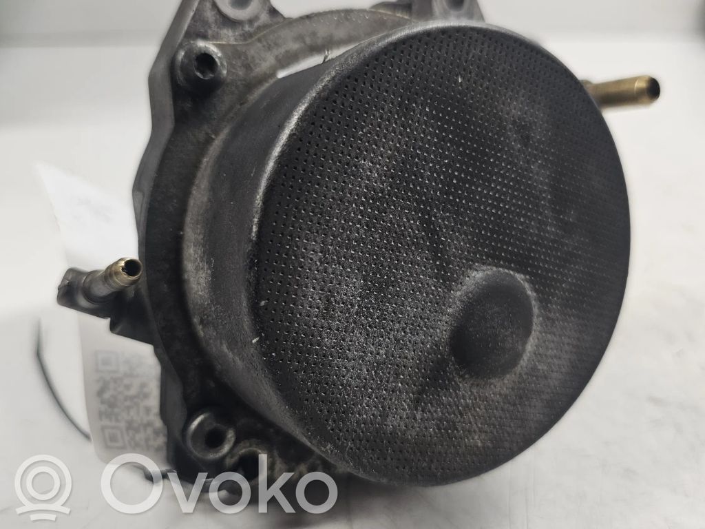 Opel Vectra C Vacuum pump 