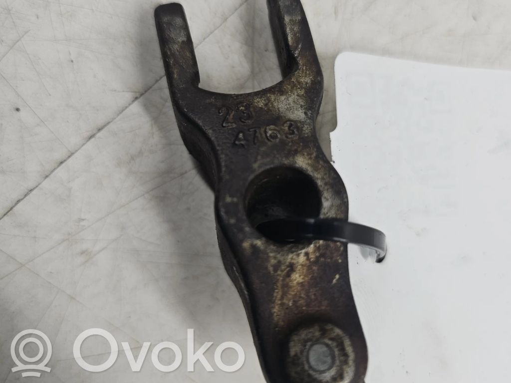 Opel Vectra C Abrazadera del inyector de combustible 